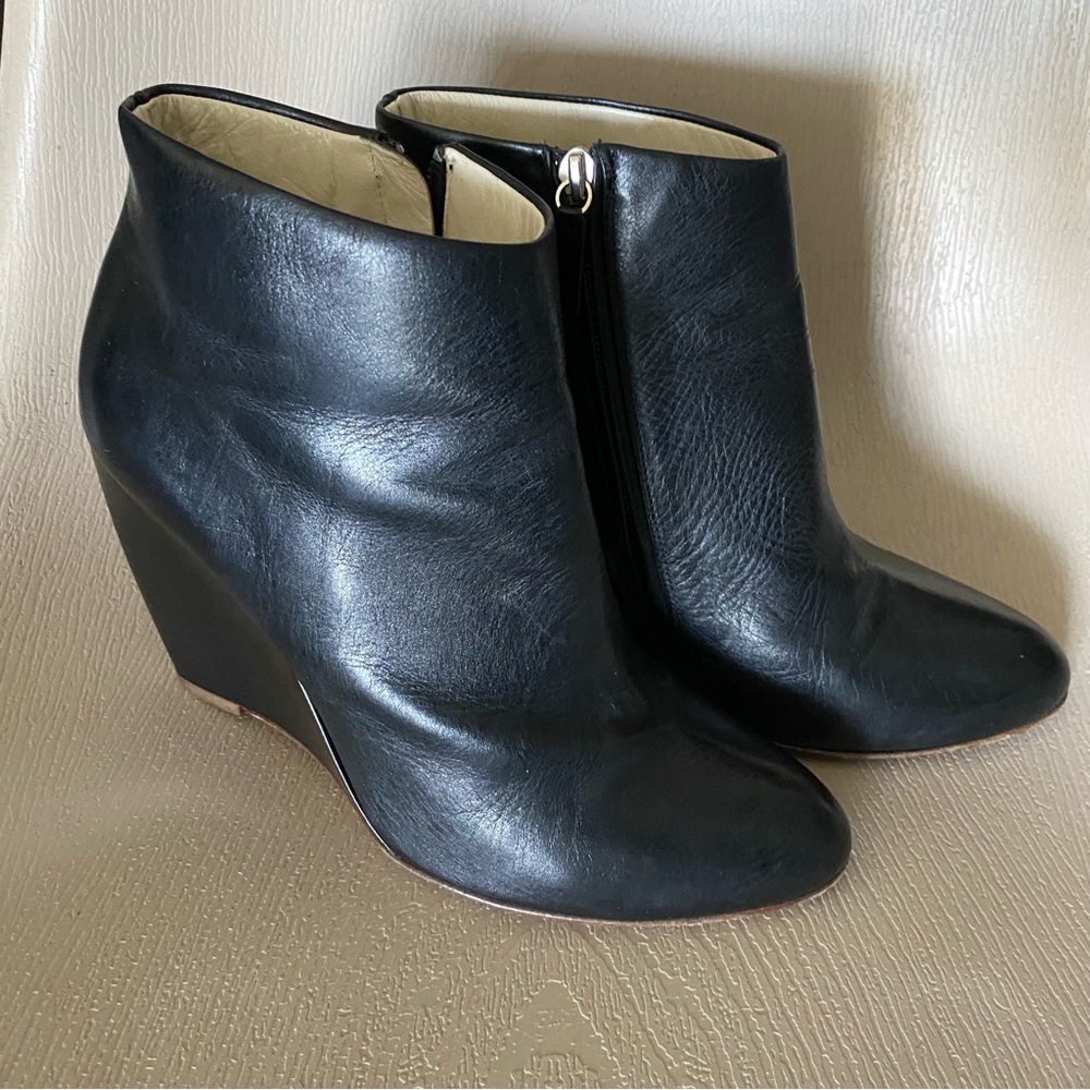 RUPERT SANDERSON black Leather zip up wedge heel ankle bootie boots euro 40.5
